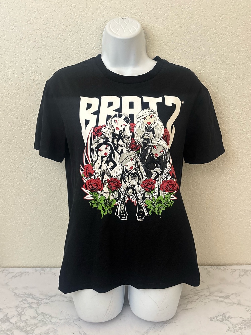 Bratz Graphic T-Shirt Women’s S Short Sleeve Black Red Roses Pullover Top